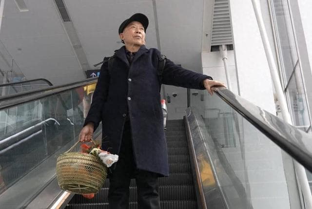 眉山守墓人清明千里祭东坡，这些家乡礼物背后藏着啥？