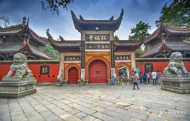贵州五天四晚旅游攻略：从贵阳到西江苗寨的专业行程规划