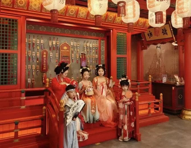 西安“汉服”搜索热度全国第一，“汉服妆造”搜索量翻倍增长