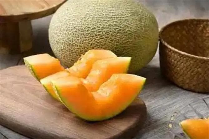 哈密瓜：四大益处与四大注意，看瓜脐选购，很多人不了解