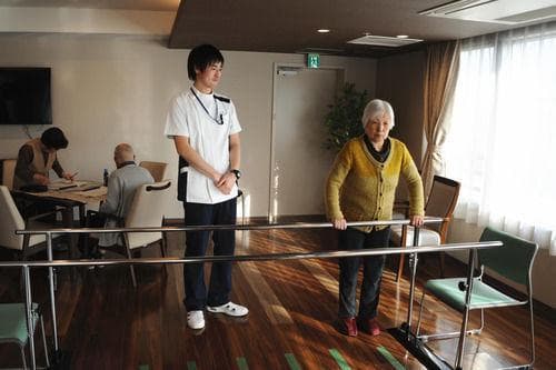 应对人口老龄化 看看这些国家有哪些招儿