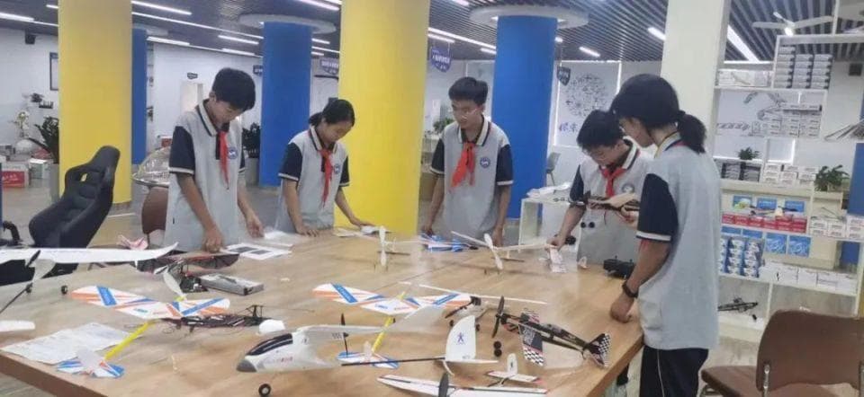 建立课堂内外链接、丰富科普阅读资源……各地按下科学教育“加速键”