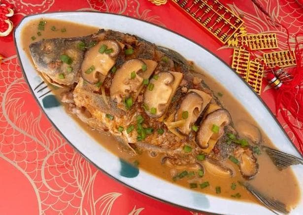 年夜饭红烧鱼和糖醋排骨的详细教程，鲜香味美，制作简单