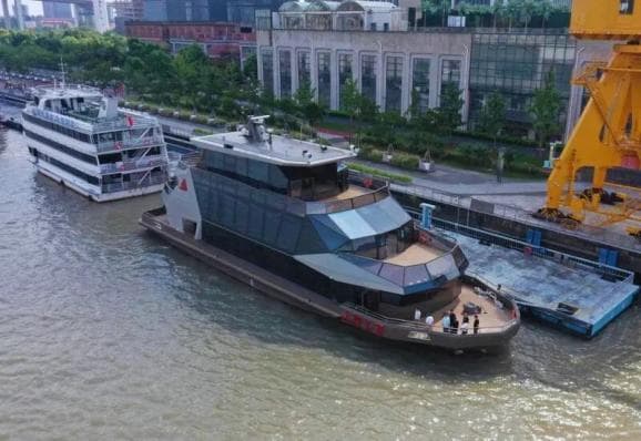 【科普】黄浦江上的十二种船舶：从游览船到邮轮，你知道它们都是什么用途么？