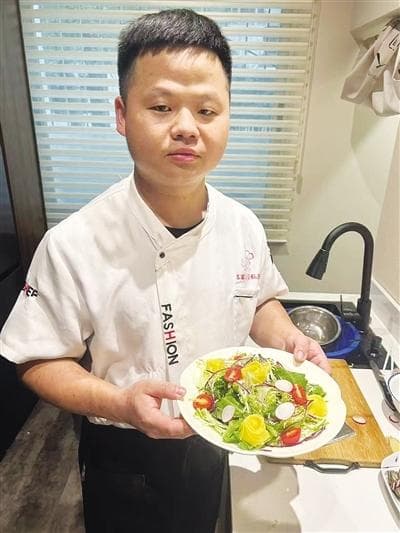 南昌悄然兴起“私厨上门”服务 业内专家：最好签订服务合同