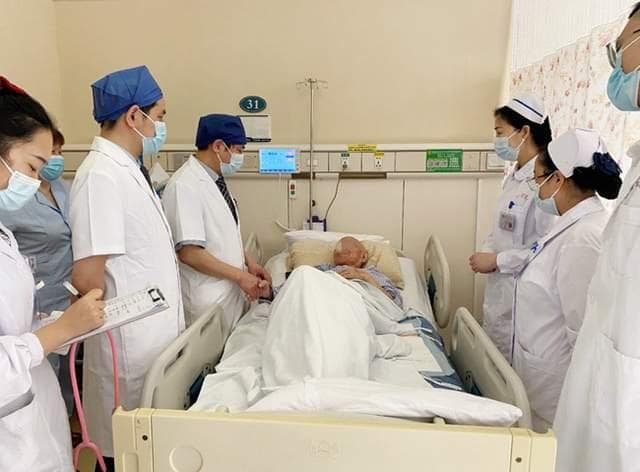 湘雅医院老年外科NOSES手术助力九旬老人战胜直肠癌