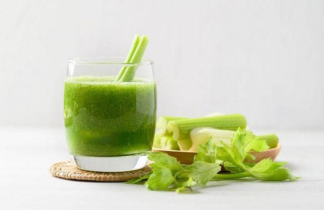 芹菜榨汁要开水焯一下吗？