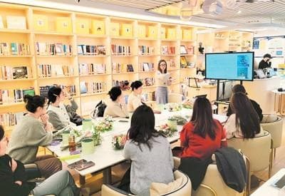实体书店创新经营模式：从文化空间到活动场所的转型之路