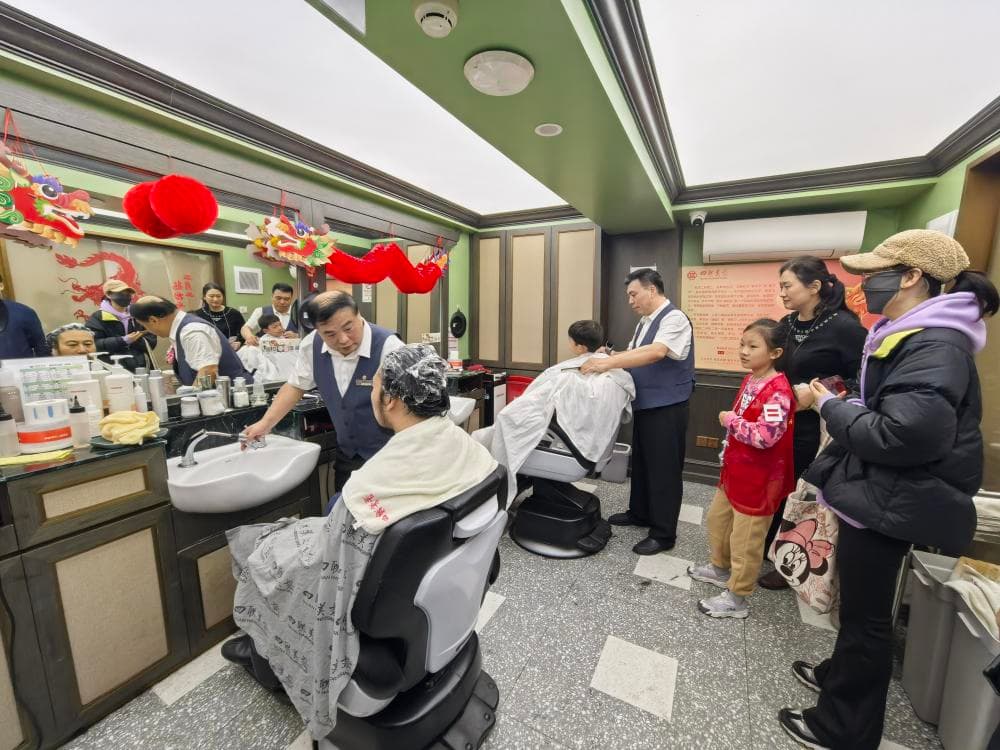 二月二“剃龙头”，京城理发店迎客流高峰！