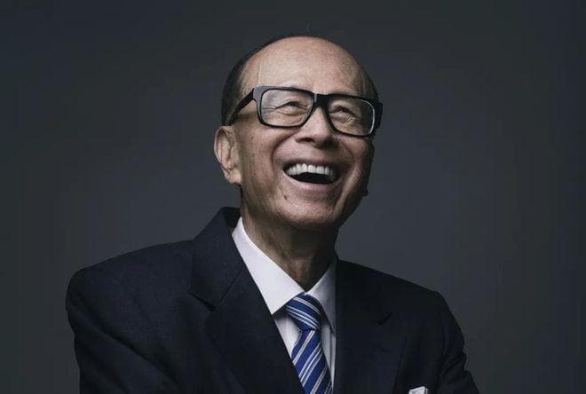 李嘉诚，紧急撤退