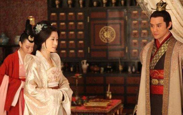《琅琊榜》中，梁成帝长期冷落的静妃，为何会突然得宠？