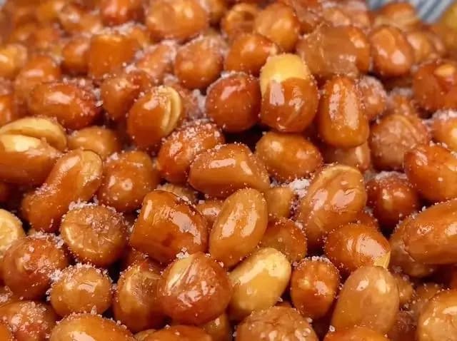 油炸花生米不要直接炸，多加这一步，更加酥脆，而且不会糊