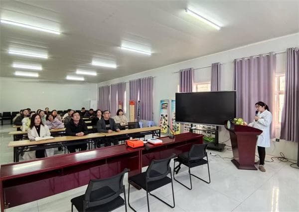合肥市四河小学开展安全急救培训，提升师生应急能力