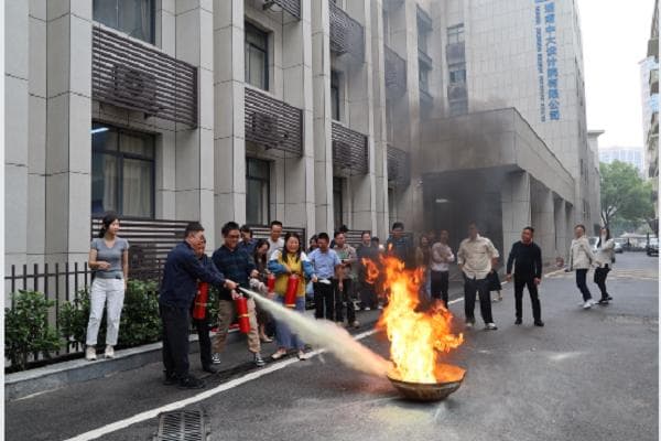 消防培训进企业  上好安全“必修课”