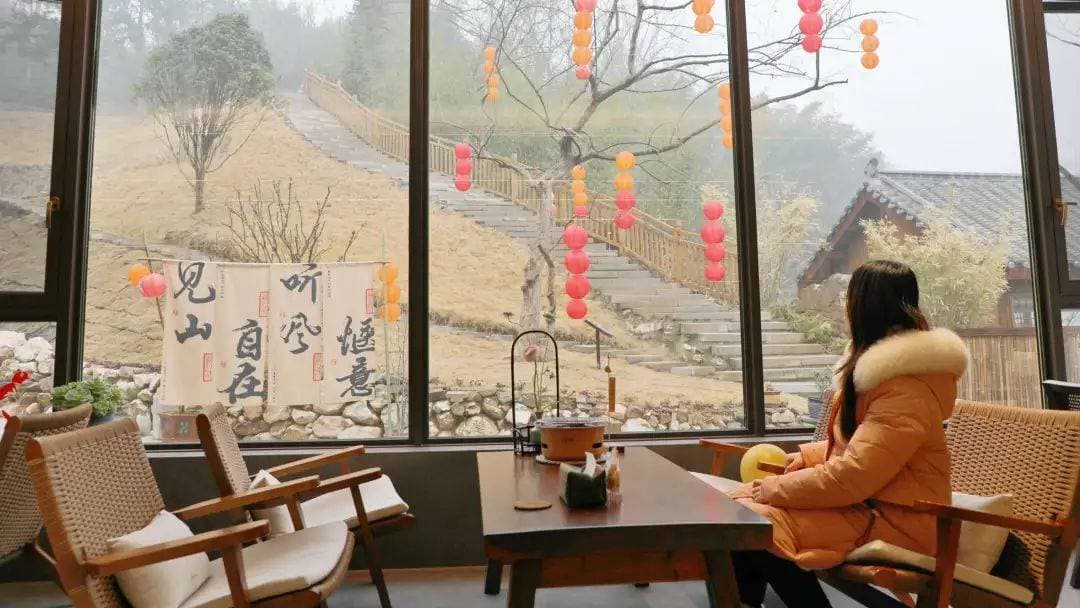 小院散落山水间 畅游信阳更怡然