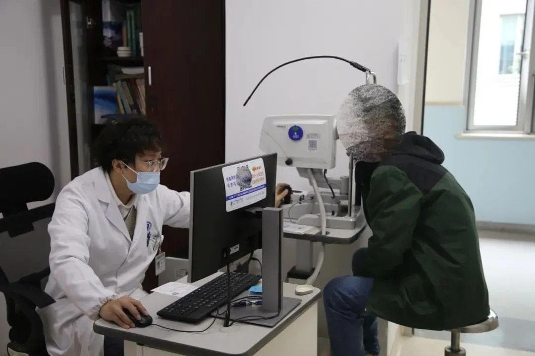 头痛、恶心、看不清，警惕“视力小偷”