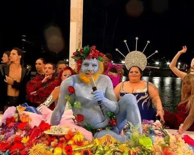 你被巴黎奥运会开幕式上的“蓝色酒神”吓到了吗？《希腊神话》中的酒神到底是个啥形象