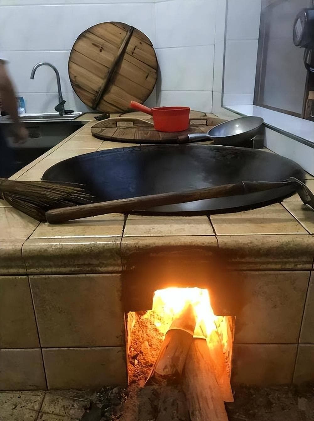 为什么感觉农村土灶做的饭菜香，难道是错觉？其实背后大有乾坤