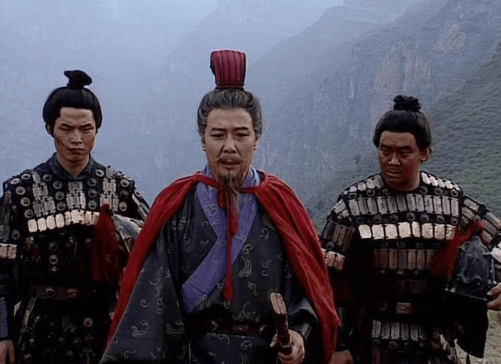 张飞被杀后，刘备接连出现3个反常现象，诸葛亮赵云彻底看清刘备