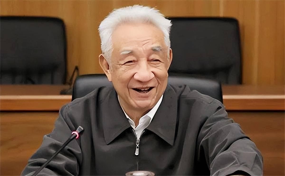 邹家华：从革命战士到国家副总理，一位为人民福祉奋斗终身的领导人