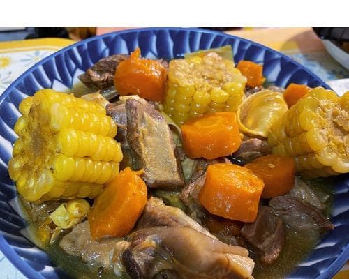 羊肉玉米汤：一道冬季养生汤的制作与食用指南