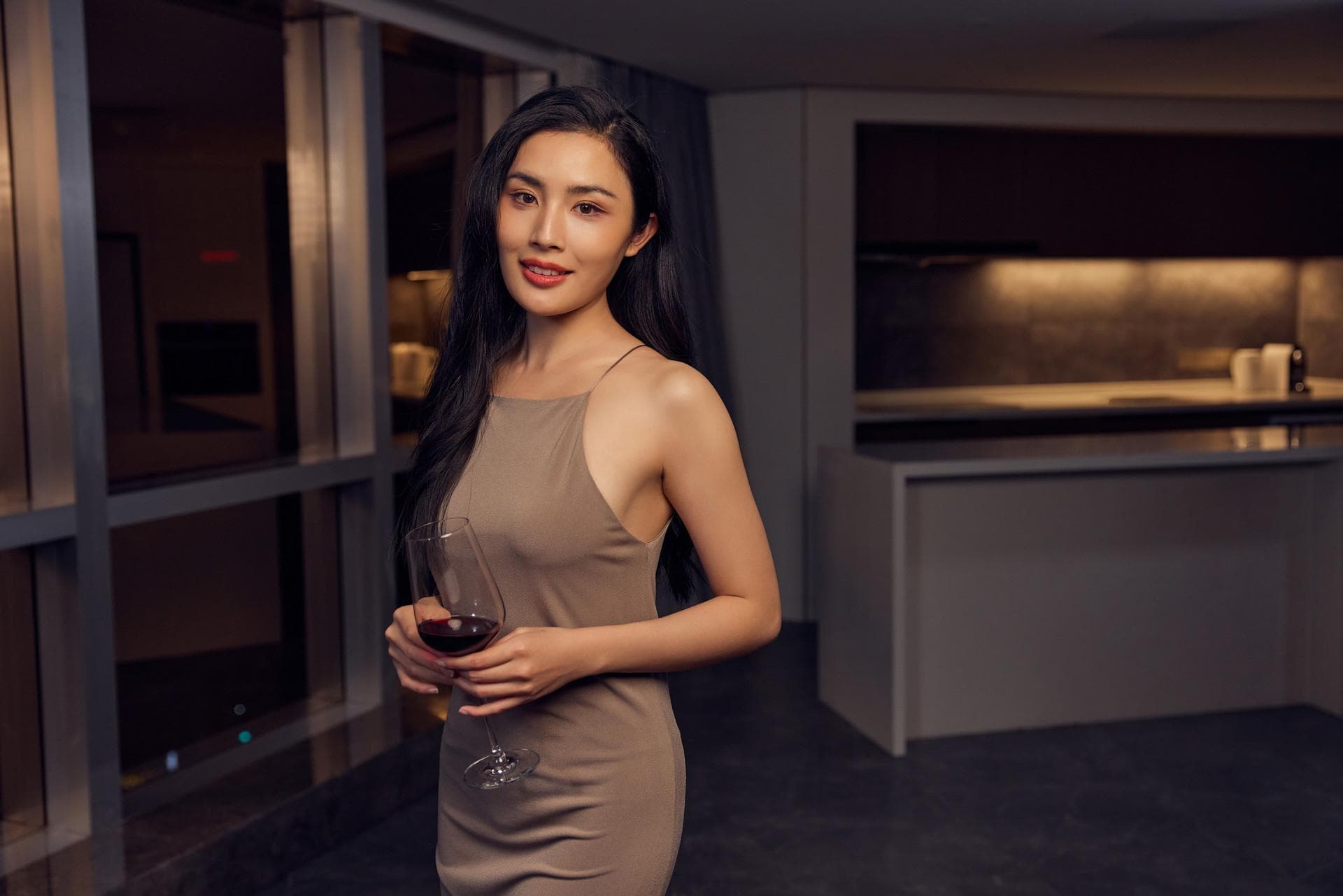 女生如何提升口才与说话技巧：从基础练习到高情商沟通