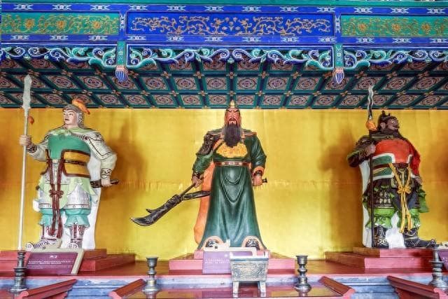 三国演义中赵云跟随刘备多年，功劳不输关张，刘备为何不重用他