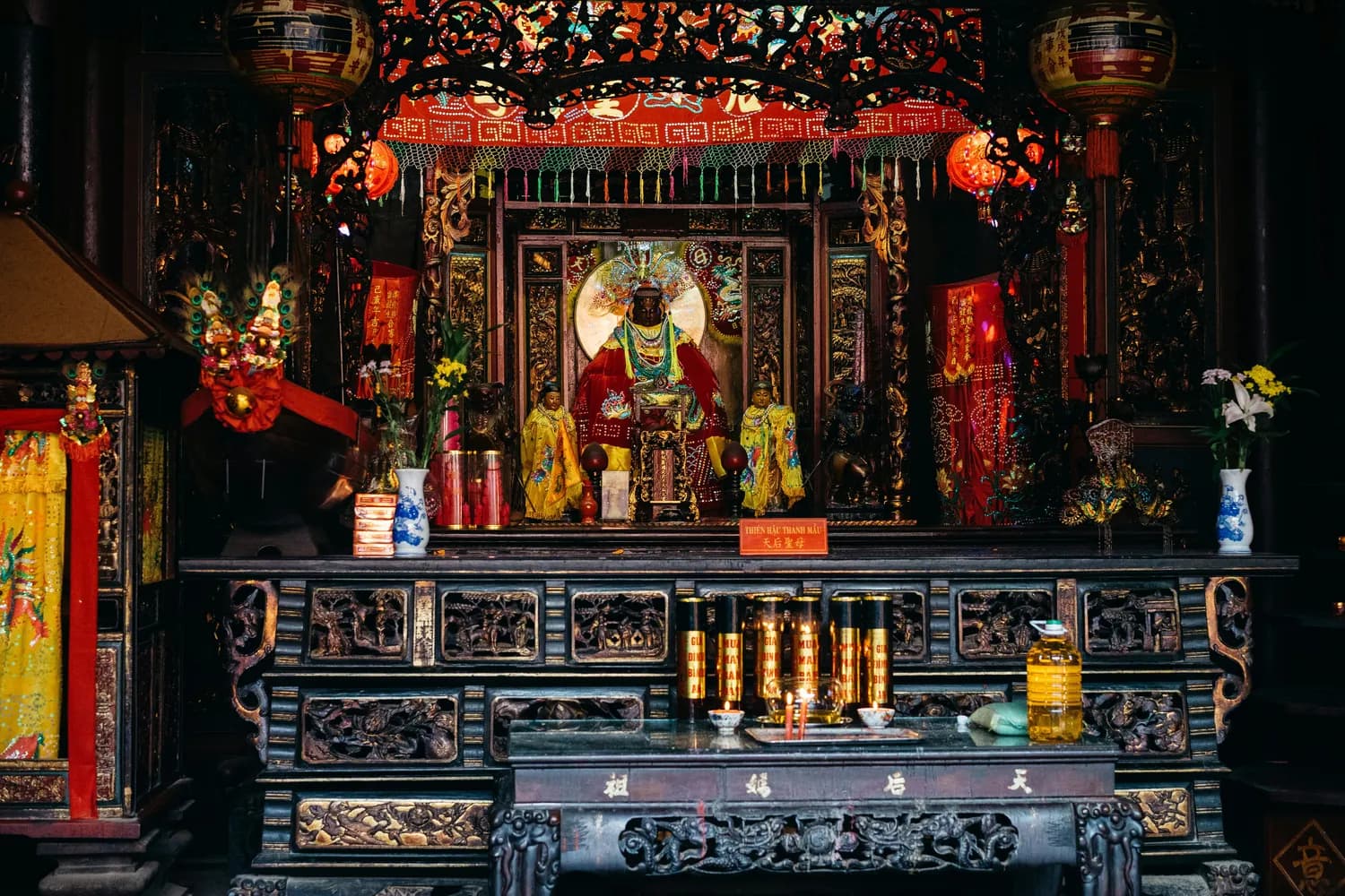 遗像处理：祠堂还是神龛？传统文化的传承与创新