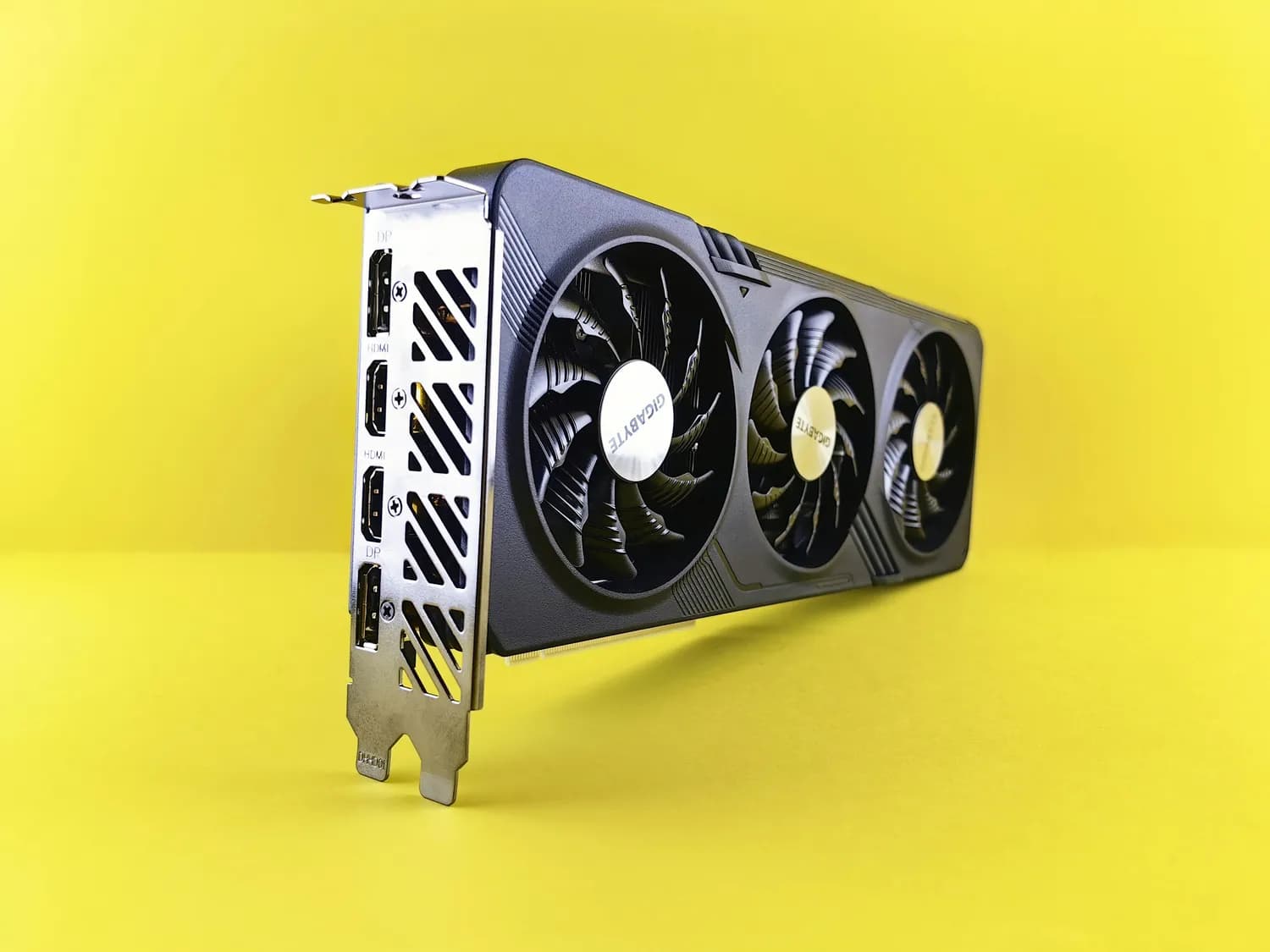 1080p下稳定60fps，GTX 960满足英雄联盟需求