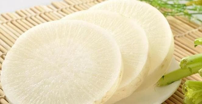 如何挑选新鲜可口的白萝卜：选购技巧与存储方法全攻略