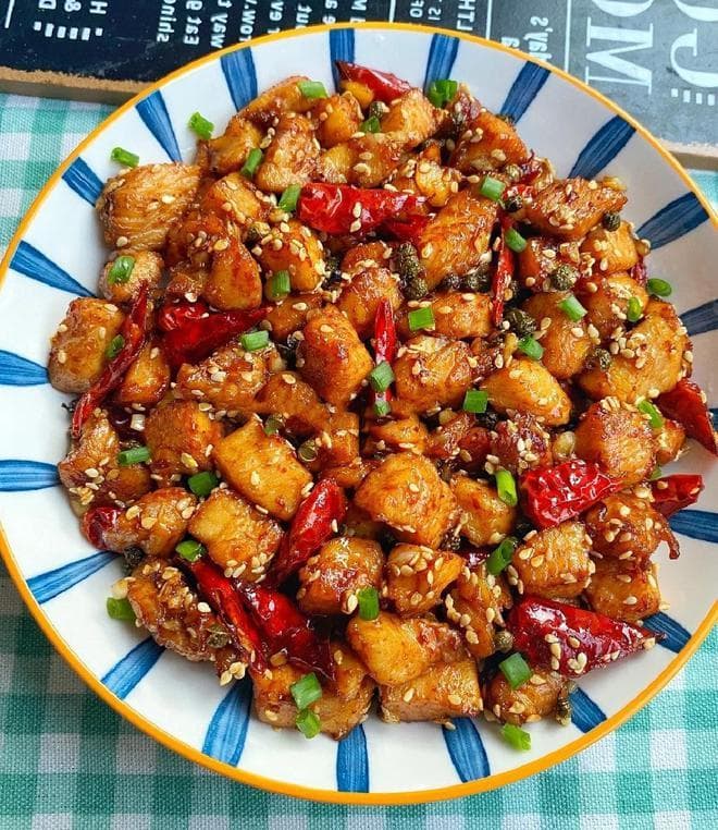 鸡身上哪块肉最值得吃？鸡爪没上榜，鸡腿排倒数第二，建议收藏