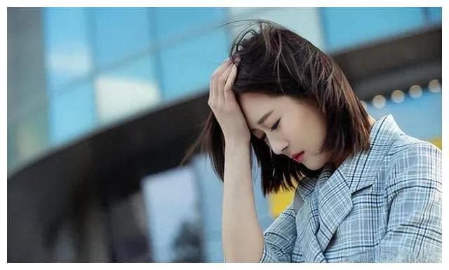 当她说"我累了"：笨男人与高情商男性的不同反应