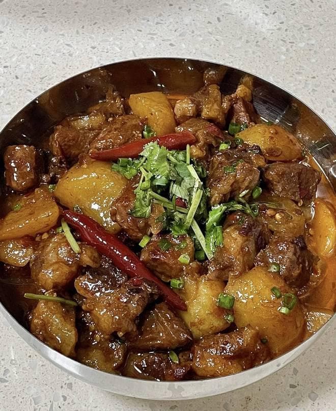 慢火细炖，土豆与牛肉的完美邂逅——家庭版土豆炖牛肉秘籍