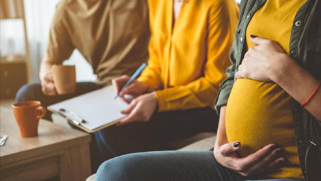喜得贝贝：代孕“借腹生子”违法你知道吗？揭秘代孕的法律与道德困境