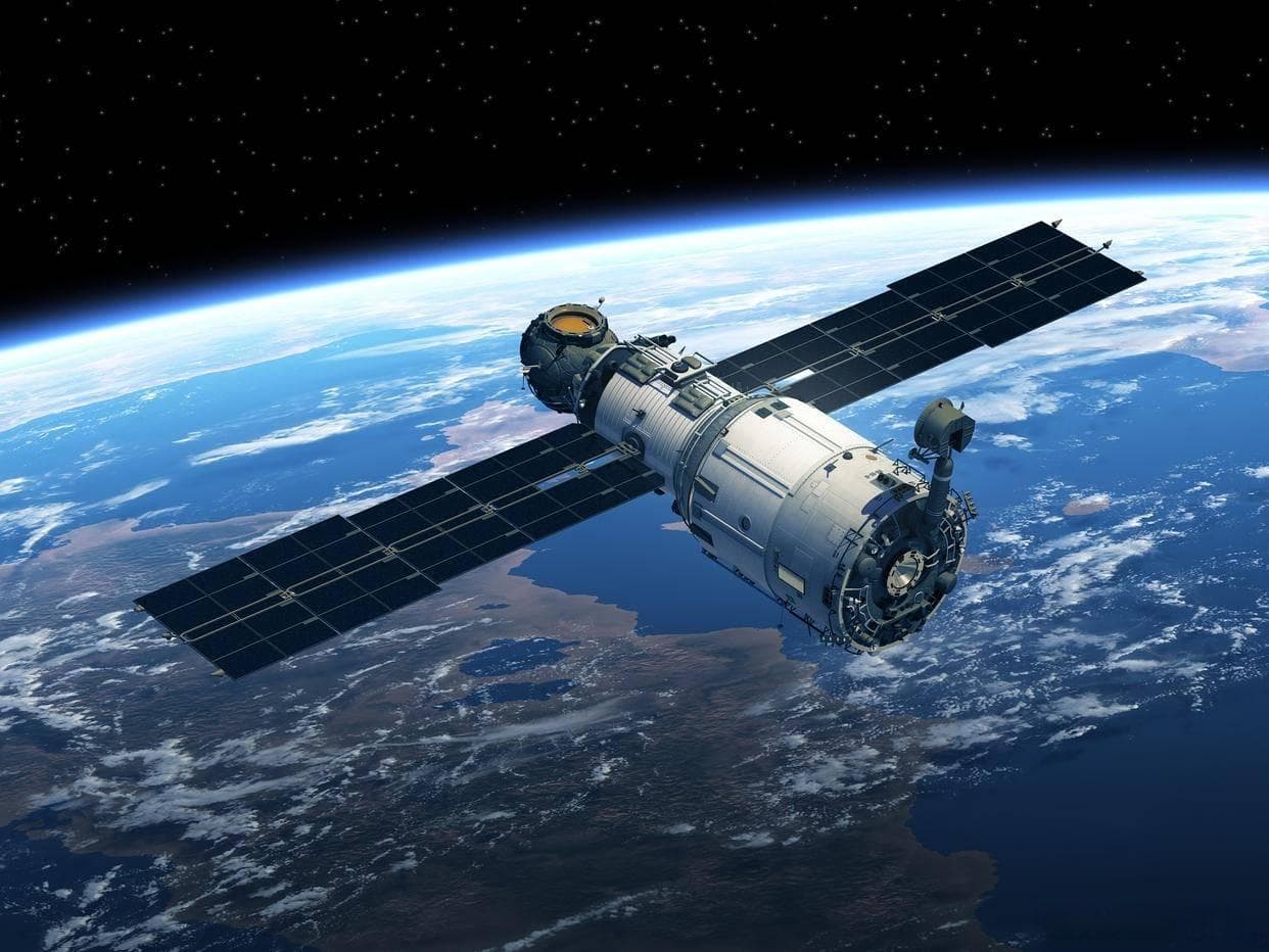 探索宇宙奥秘，点燃科学梦想——航天科学夏令营全记录