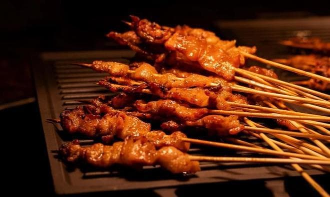 烧烤店经营攻略：从选址到营销，打造人气爆棚的烧烤店