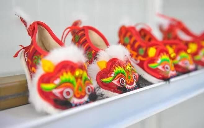 虎头鞋：中国传统手工艺品