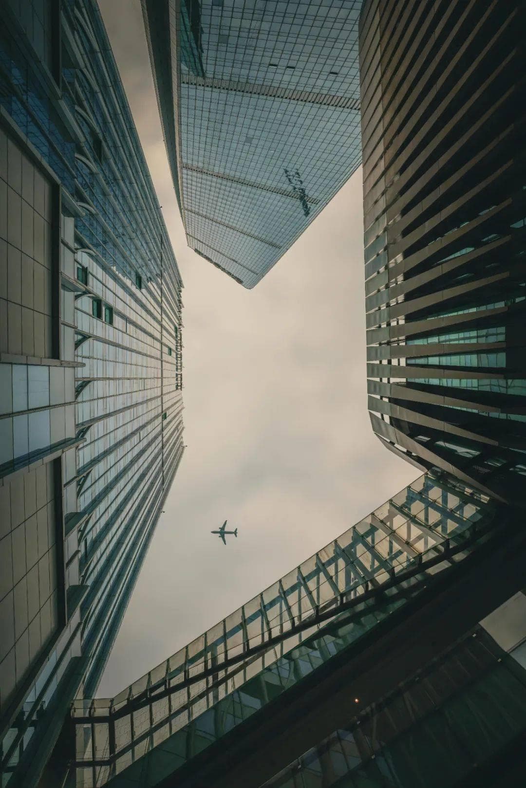 深圳地铁建设再提速，这座一线城市为何对地铁如此执着？