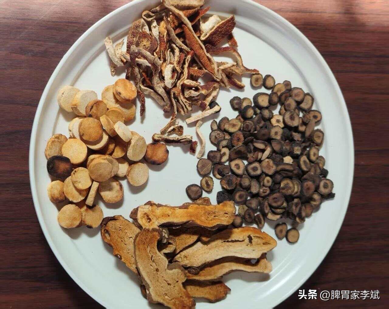 偶尔是嗳气是正常的，频繁的嗳气就是我们健康出了问题
