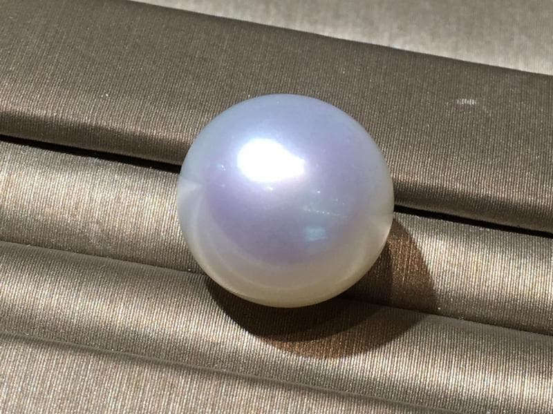 马贝珍珠：彩虹光泽的稀世珍宝，价格从百元到数万元