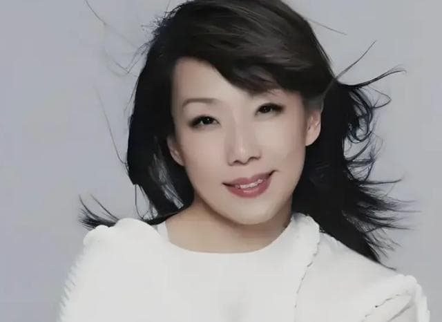 林忆莲10首经典歌曲，独特嗓音细腻情感，首首值得反复回味