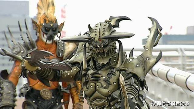 假面骑士剑：4位骑士最憎恨的不死兽盘点，我也替橘前辈讨厌伊坂
