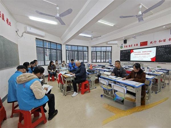 隆林县职校与广西百色农校联动探教育新径，共绘非遗文化校园传承新篇章