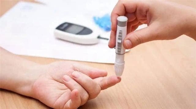 血脂升高，看脸就知？医生直言：若脸出现4种信号，就准备降脂吧