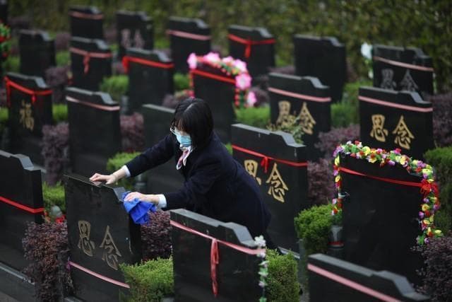揭秘！我国首个殡葬本科专业学什么？真能月入10万？