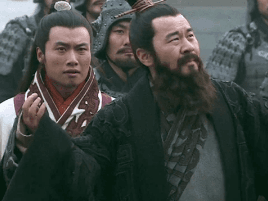 曹操为何偏爱曹丕：子嗣众多，独宠长子