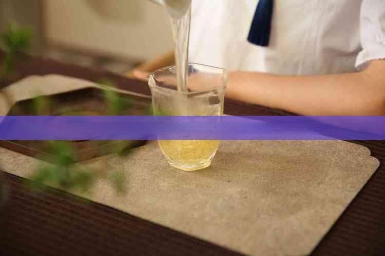 杜仲茶的功效与禁忌：从养生到临床应用的全面解析