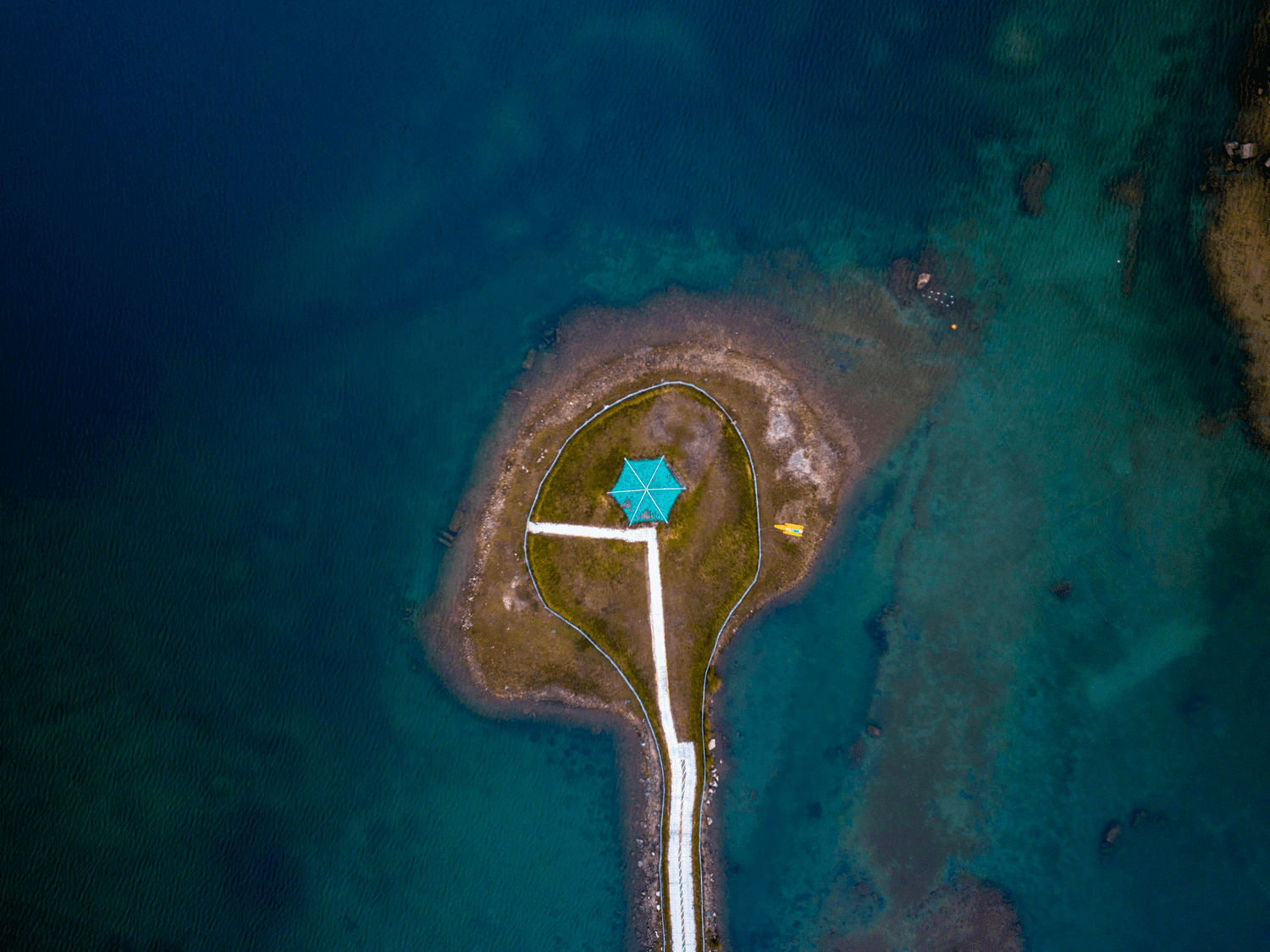 蜈支洲岛：心形海岛浪漫游，27米能见度潜水天堂