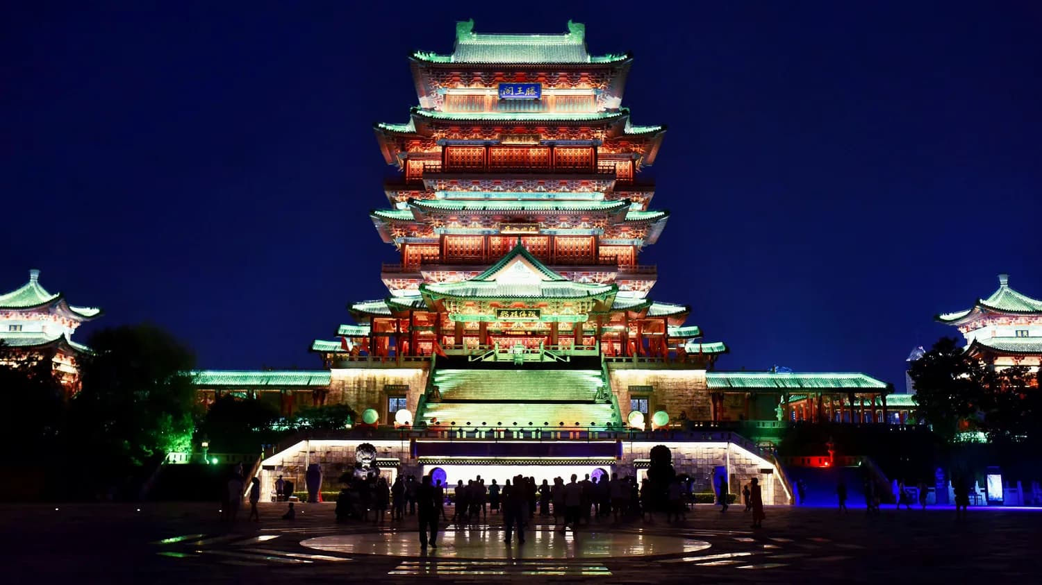 滕王阁夜游攻略：打卡最美灯光秀