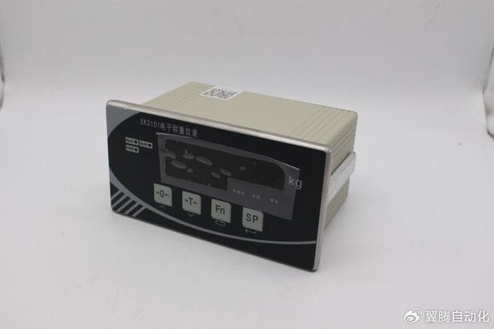 压力传感器通常由哪些材料制成？